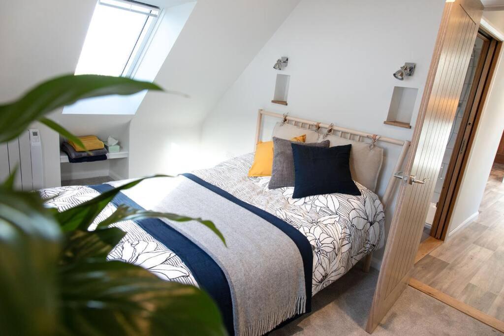 Apartamento The Roost - A Bird'S Eye View In The Countryside Cullompton Exterior foto