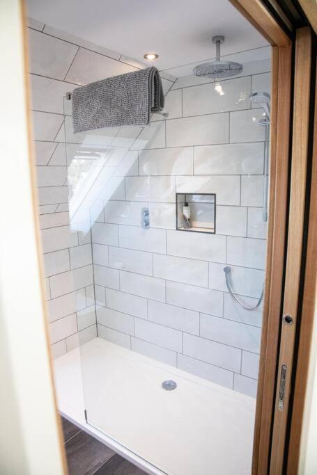 Apartamento The Roost - A Bird'S Eye View In The Countryside Cullompton Exterior foto